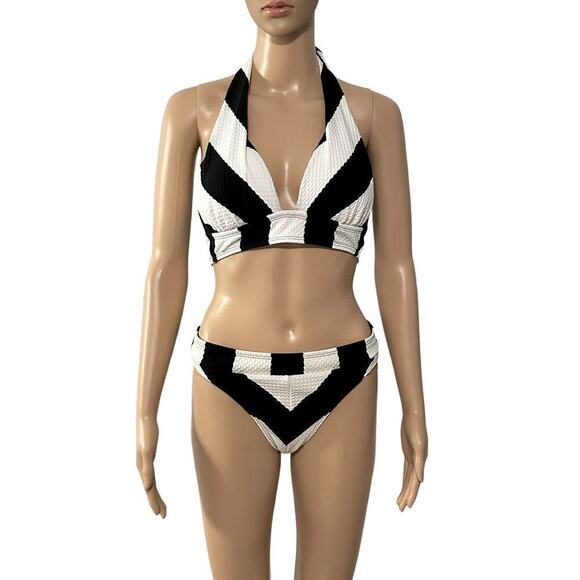 Gibson Latimer Stripped Textured Halter Bikini Top (M) with Matching Bottoms (L) - Picture 2 of 13